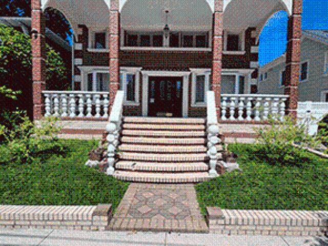 House for sale in Queens, Arverne