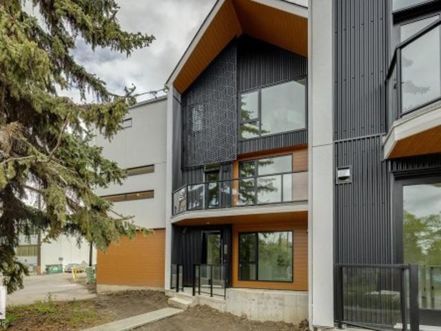 Townhouse for sale in Wedgewood, Alberta