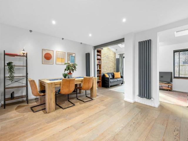 House for rent in London Borough of Islington, Greater London