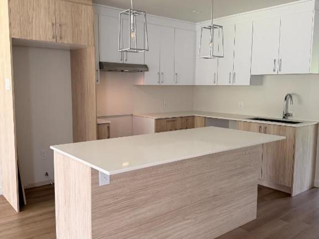 Apartment for rent in Saint-Colomban, Laurentides
