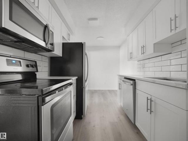 Townhouse for sale in Wedgewood, Alberta