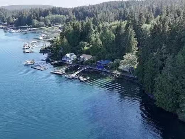 House for sale in Clayoquot, British Columbia