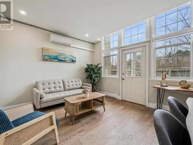 Townhouse for sale in Guelph, Ontario