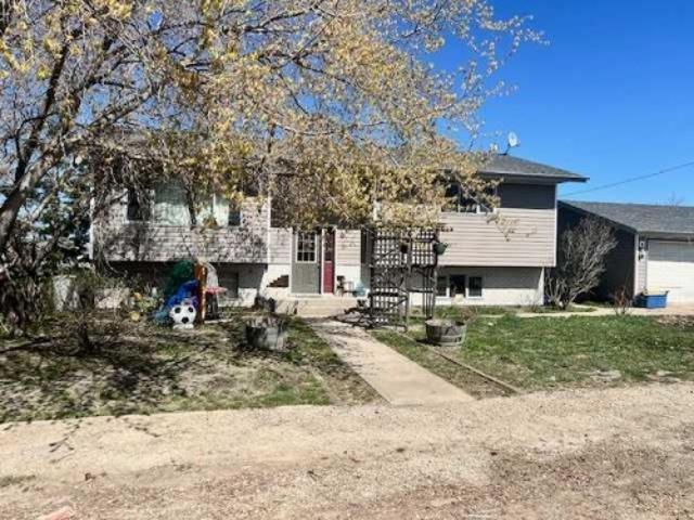 House for sale in Round Hill, Alberta