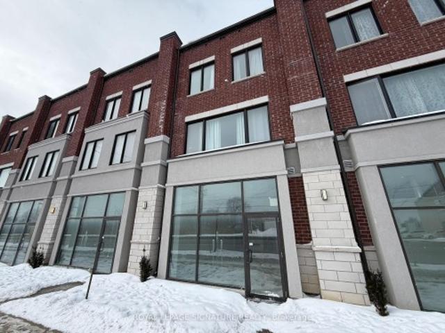Commercial for rent in Bradford West Gwillimbury, Ontario