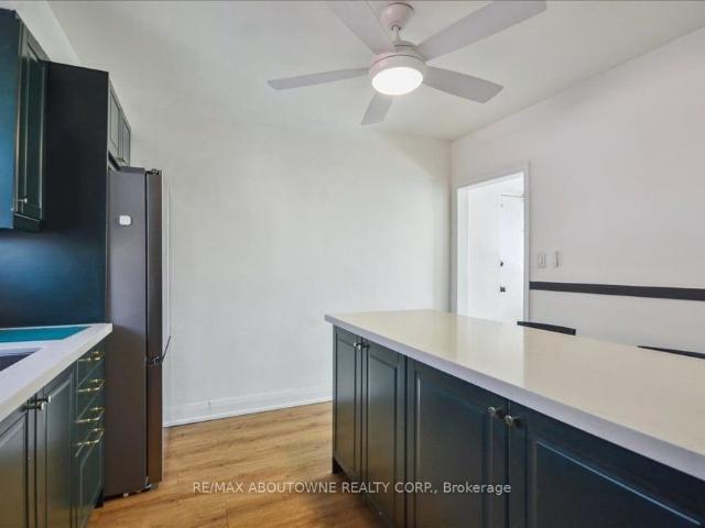House for rent in Etobicoke—Lakeshore, Toronto