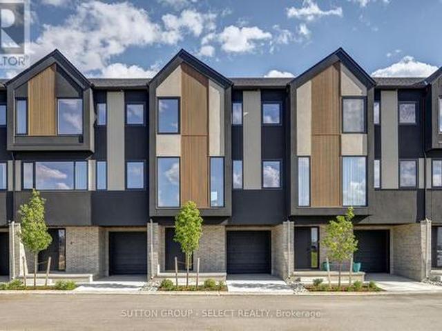 Townhouse for sale in Arva, Ontario