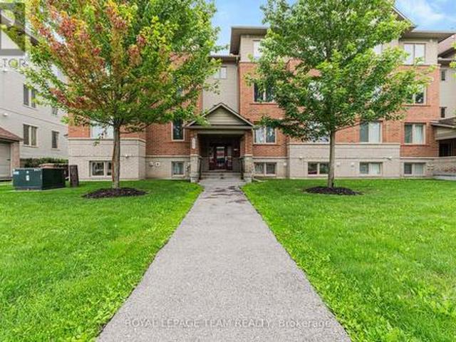 Condo for sale in Barrhaven East, Ottawa