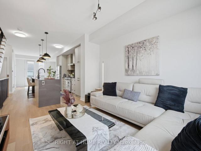 Townhouse for sale in Woburn, Ontario