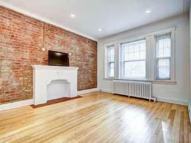 Condo for rent in St. Leonard's, Quebec