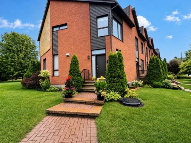 Condo for sale in Beaconsfield, Quebec