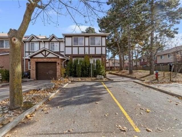 Townhouse for sale in Burlington, Ontario