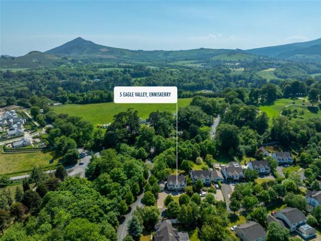 Detached House to rent in Enniskerry, North Tipperary