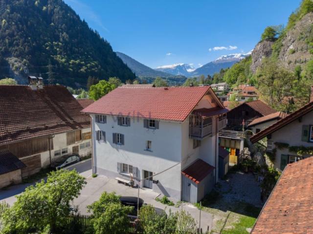 Einfamilienhaus kaufen in Tomils, Graubünden