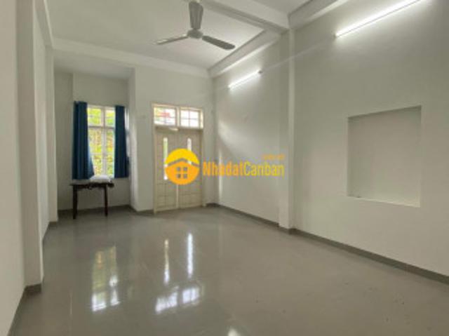 Nhà mặt phố bán