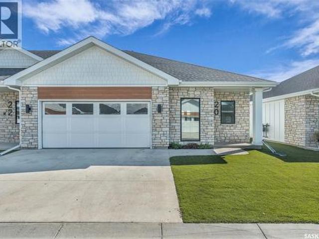 Townhouse for sale in Saskatoon, Saskatchewan