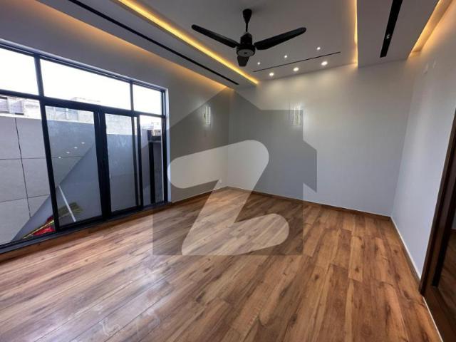 House for sale in Faisalabad, Islamabad Capital Territory