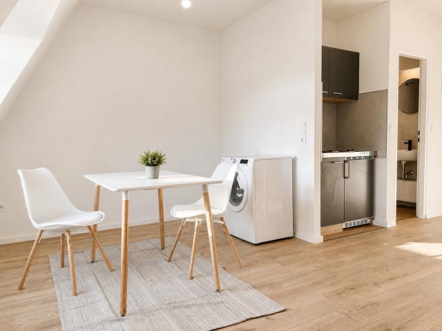 Dachgeschosswohnung kaufen in Quesitz, Markranstädt