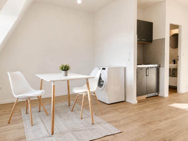 Dachgeschosswohnung kaufen in Quesitz, Markranstädt