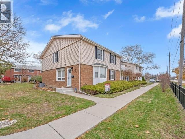 Townhouse for sale in Maidstone, Ontario