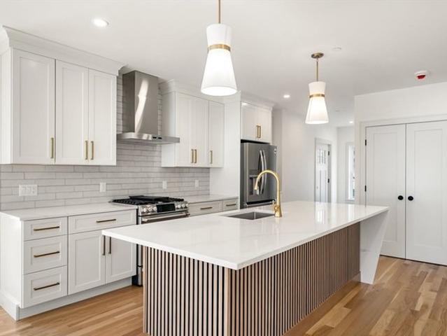 Condo for sale in Stoneham, Middlesex County
