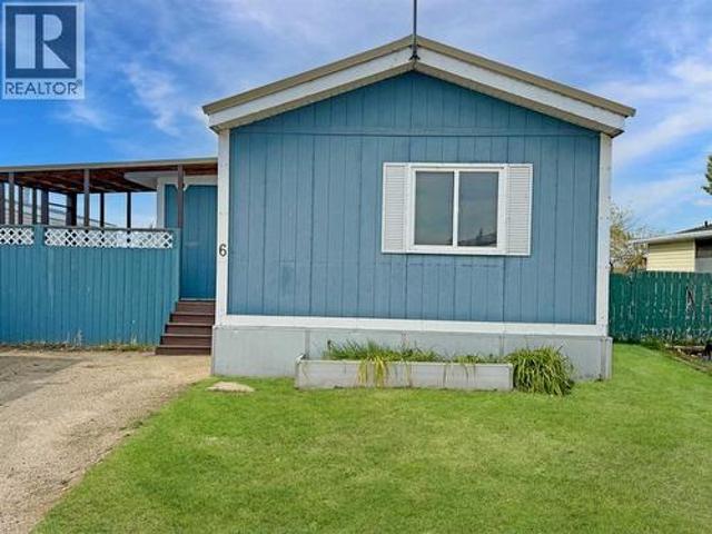 House for sale in Woking, Alberta