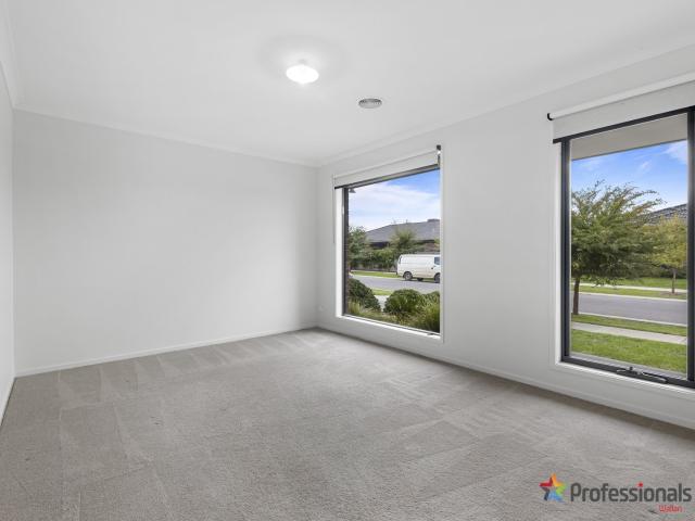 Apartment for rent in Beveridge, Victoria