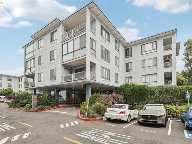 Condo for sale in Emeryville, California