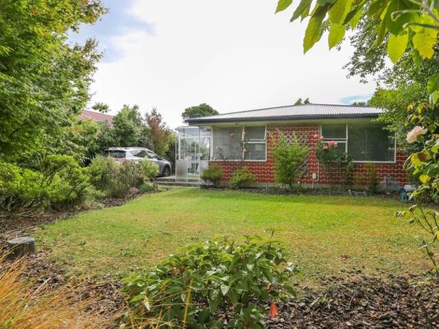 House for rent in Chaslands, Canterbury