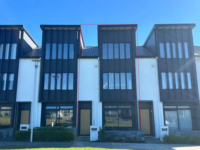 Townhouse for rent in Paremoremo