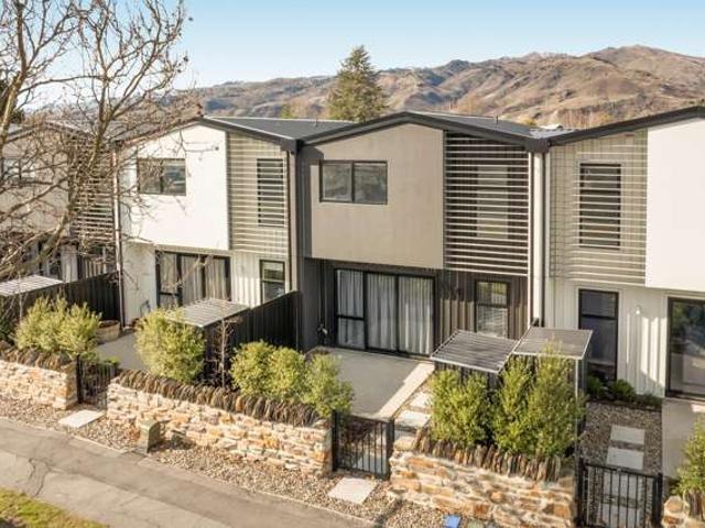 House for sale in Otakou