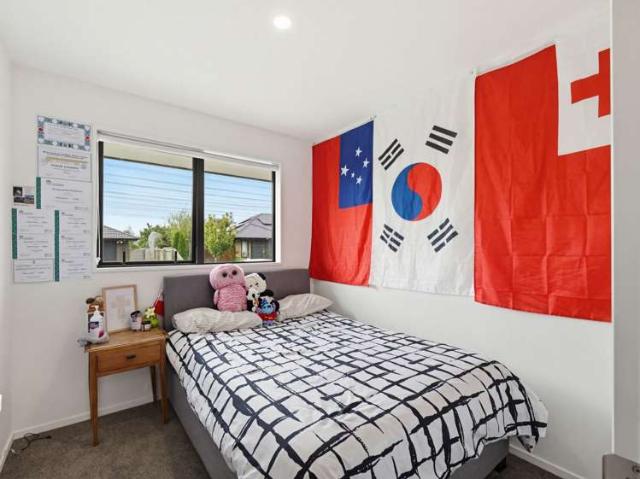 House for sale in Chaslands, Canterbury