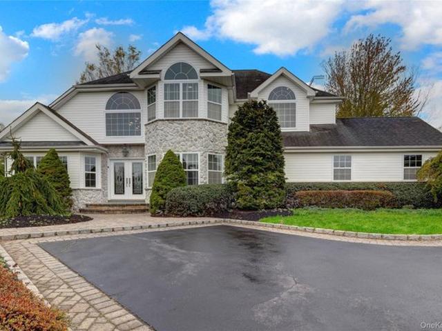 House for sale in Miller Place, New York