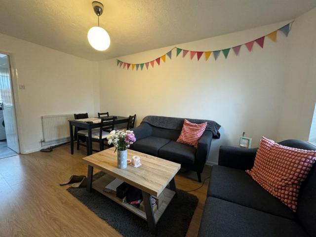 Room for rent in Elmfield, Leicestershire