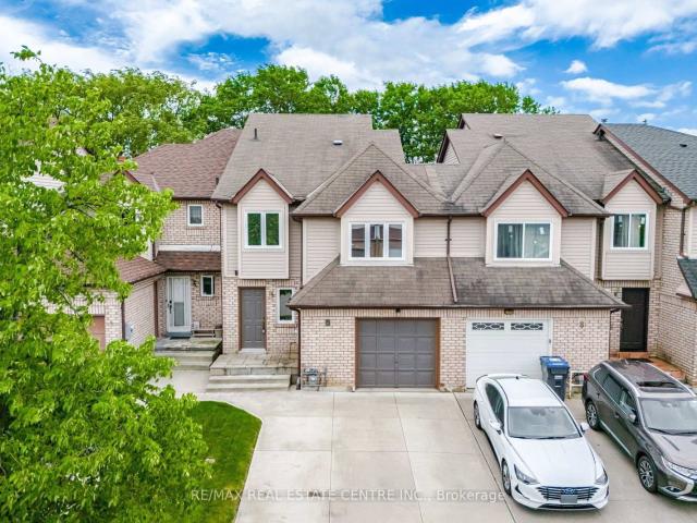 Townhouse for sale in Woburn, Ontario
