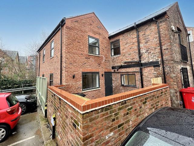 Room for rent in Trafford Park, Greater Manchester