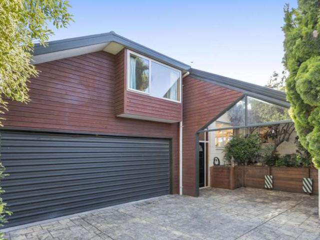 House for sale in Chaslands, Canterbury