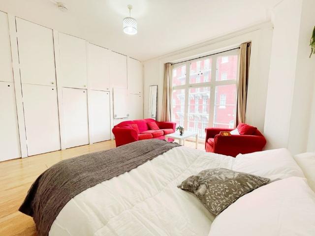 Apartment for rent in Chalk Farm, Greater London