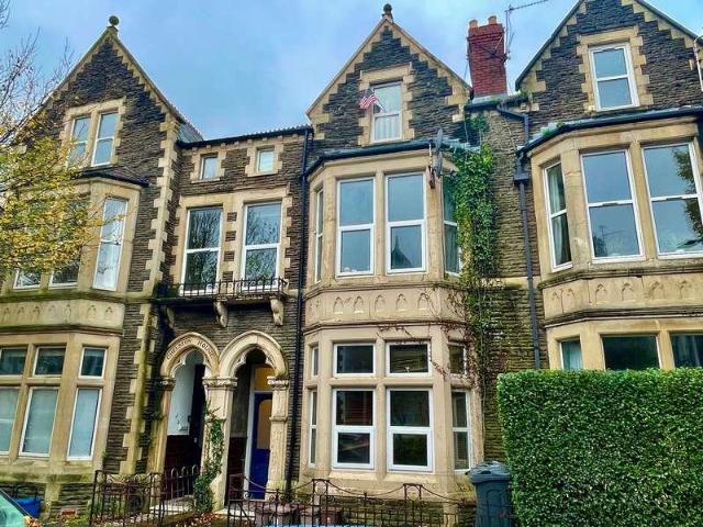 Flat for sale in Plasnewydd, Falcon Lodge