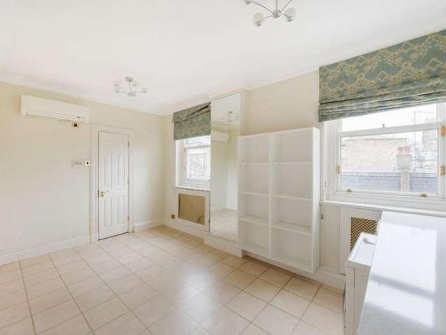 Flat for sale in Belgravia, Greater London
