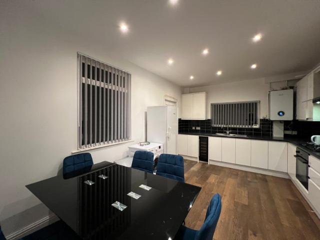 House for rent in Calderstones