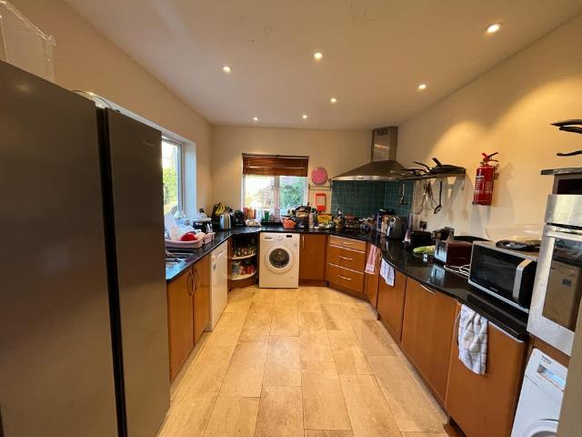 Room for rent in Dines Green, Worcestershire
