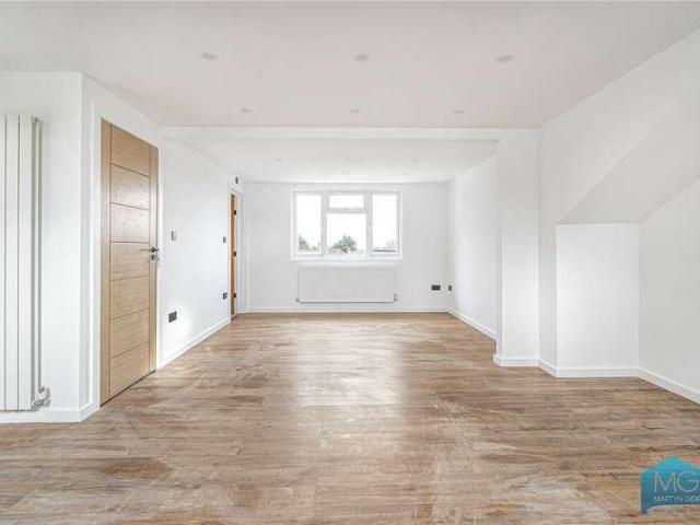 House for sale in Friern Barnet, Greater London