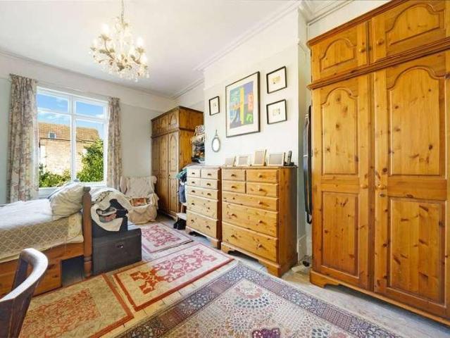 House for sale in Holloway, Greater London