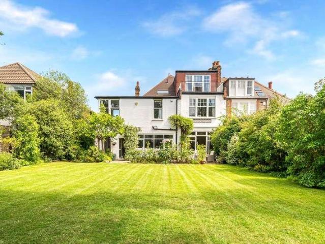House for sale in Buckhurst Hill, Essex