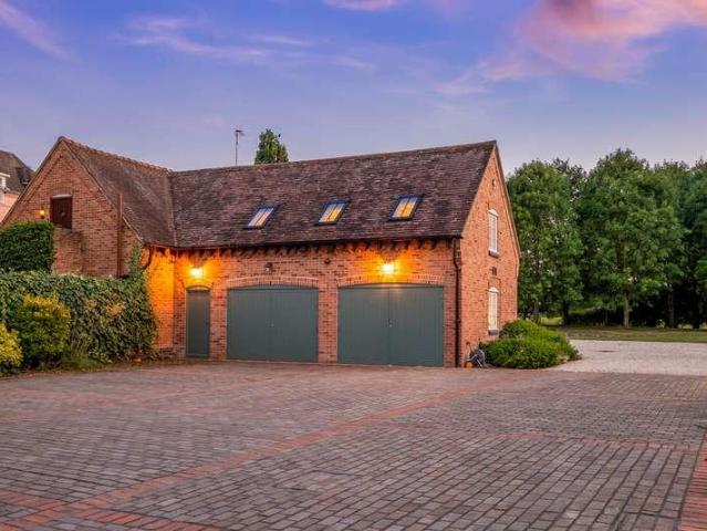 House for sale in Cliff Hill, Green Close