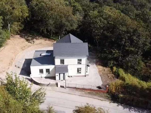 House for sale in Ringley, Lee Bank