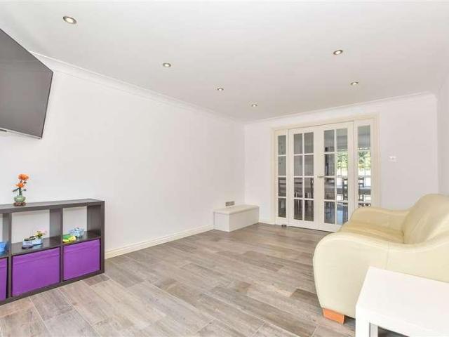 House for sale in Godinton Park, Bridgefield