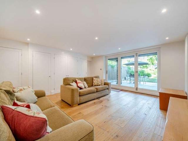 House for sale in Hampton Wick, Greater London