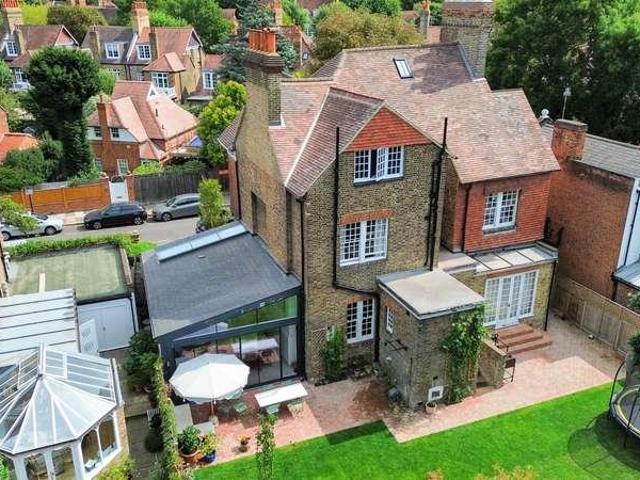 House for sale in London Borough of Ealing, Cat Hill